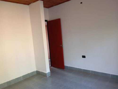 Casa De 5 Ambientes Y 2 Baños