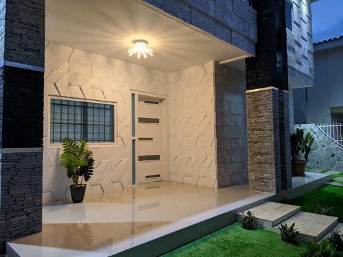Imagen 15 de 15 de En Venta Moderna Casa En El Trigal. Cod: Rs-244