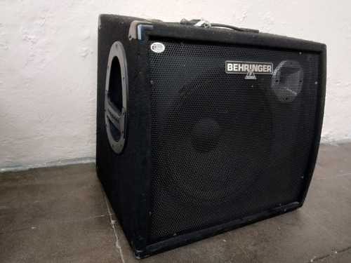 Amplifidador Beringher Kf3000x (teclado, Voz, 4 Canales)