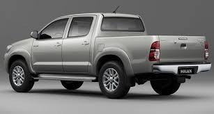 Base Derecha De Parachoque Delantero Hilux 2012-2014
