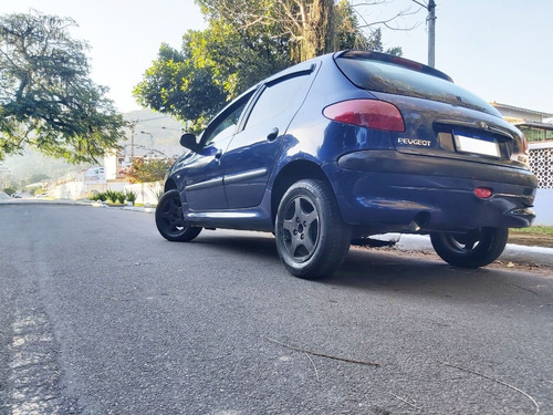 Imagem 4 de 7 de Peugeot 206