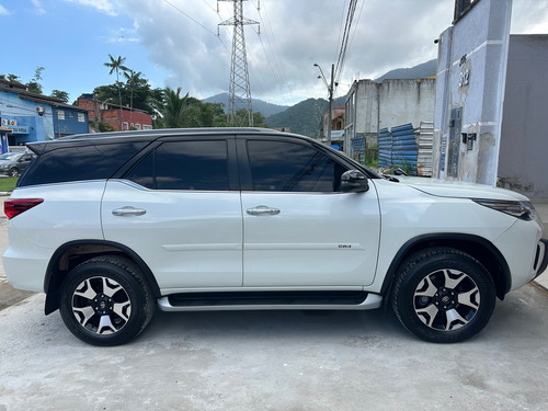 Toyota SW4 2.8 Tdi Srx Diamond 7l 4x4 Aut. 5p