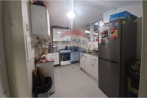 Casa En Venta Ñuñoa 4d+2b+est+bod, Barrio Italia