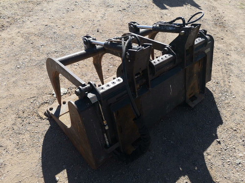 Imagen 3 de 5 de Bote Almeja O Grapa Hidraulica Para Minicargador Bobcat, Cat
