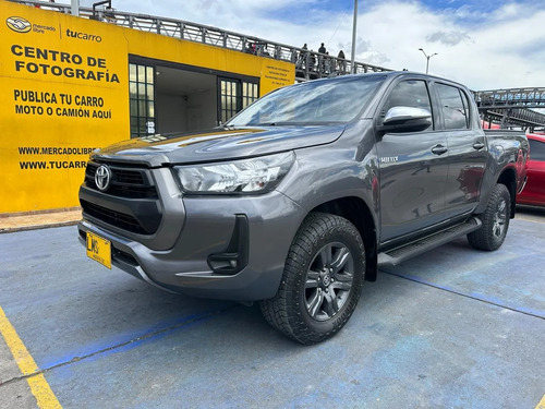 Toyota Hilux 4x4 2400cc Mt Aa