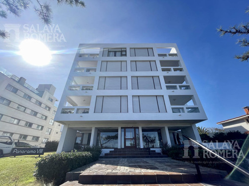 Venta - Departamento En Playa Mansa De Un Dormitorio En Suite Más Un Baño Sap5265674