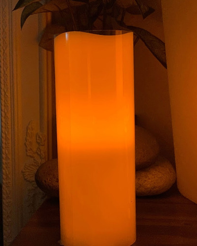 Imagen 7 de 9 de Velón Vela Decorativo Led Pila Llama Con Movimiento 21 Cm