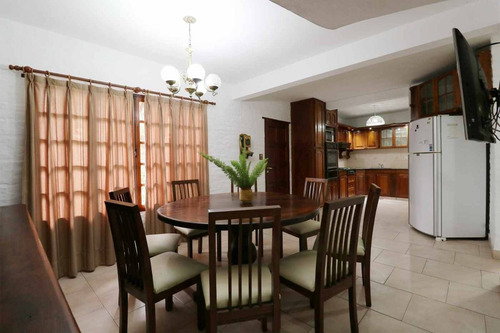 Casa 4 Ambientes - Pileta - Apto Crédito - Permuta