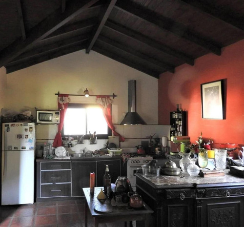 Casa En Venta - 3 Dormitorios 2 Baños - 3.108mts2 - Tandil