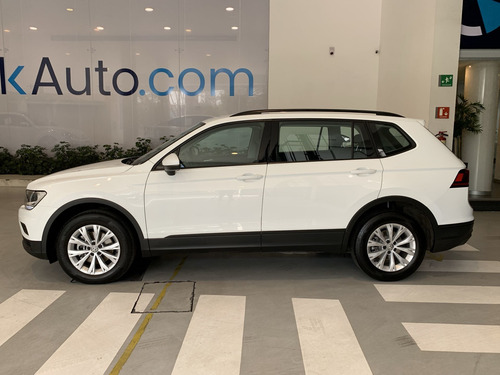 Imagen 6 de 15 de Volkswagen Tiguan 2020 1.4 Trendline Plus At