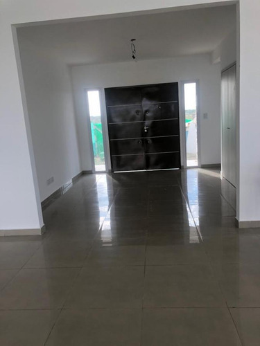 Imagen 7 de 23 de Venta De Casa De 6 Ambientes Con 2 Cocheras En San Sebastián, Escobar.