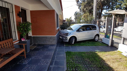 Venta Casa La Blanqueada 2 Dormitorios 2 Baños Barbacoa