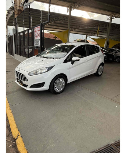 Ford Fiesta 1.6 SE PLUS DIRECT HATCH 16V FLEX 4P POWERSHIFT