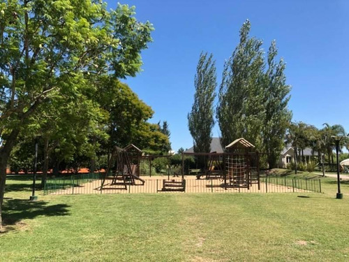 Imagen 5 de 11 de Lindisima Casa En Exclusivo Lote En Castores