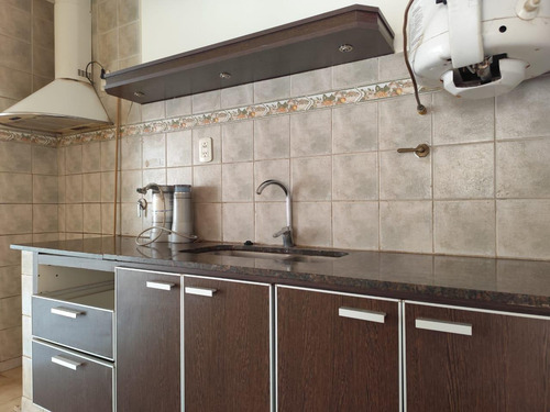 Casa En Venta Dos Dormitortios, En Junin.