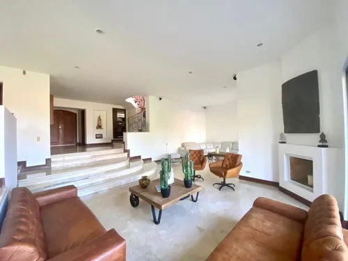 Casa En Venta En El Poblado, Loma De Los Balsos. Cod V10402
