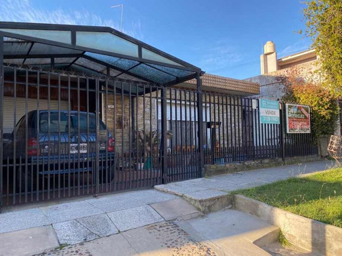 Imagen 2 de 14 de Permuta - Casa Americada De 4 Ambientes En Venta - Moron Sur