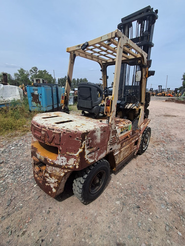 Autoelevador Tcm Cap.3000kg Con Clamps Para Bobinas