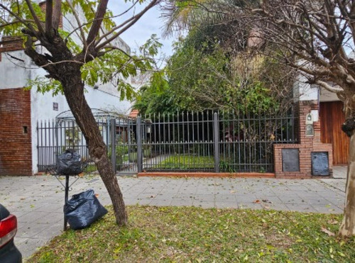 Casa En Venta - 2 Dormitorios 1 Baño - 110mts2 - Remedios De Escalada