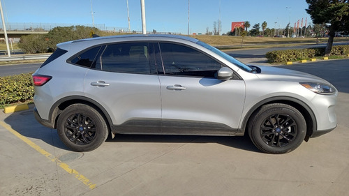 Imagen 4 de 16 de Ford Kuga Hibrida Se
