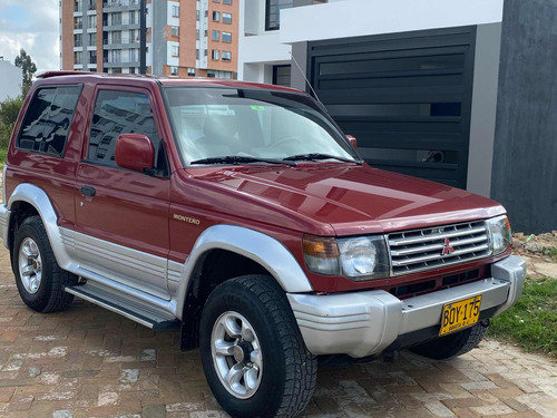 Mitsubishi Montero 2400