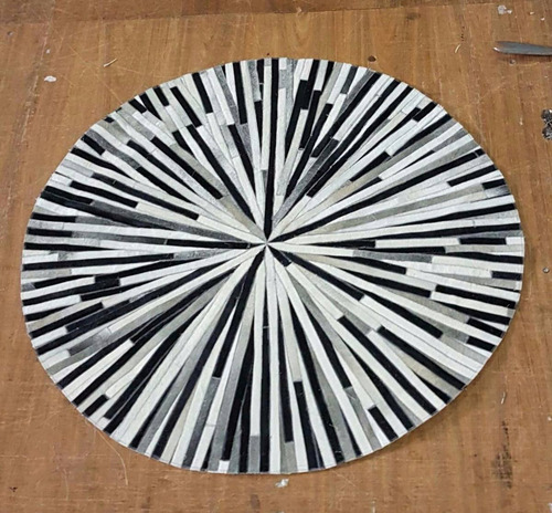 Imagen 2 de 3 de Alfombra Cuero Vaca Circular 1.9 M Diametro Tiras