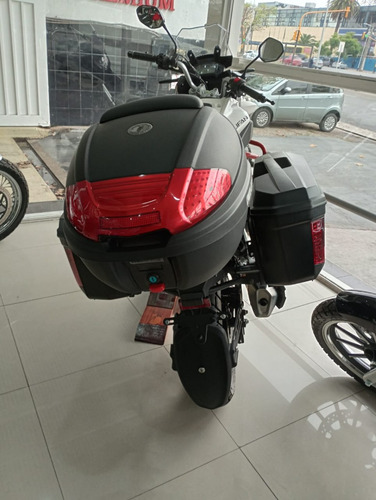 Imagen 3 de 16 de Touring Lifan Kp200t