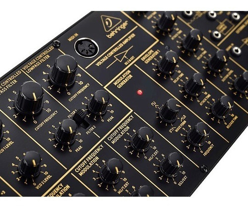 Imagen 3 de 3 de Behringer K-2 - Sintetizador Analógico