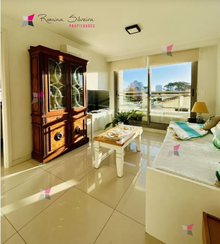 Venta Apartamento 1 Dormitorio En Punta Del Este Con Todos Los Servicios A Metros Del Shopping