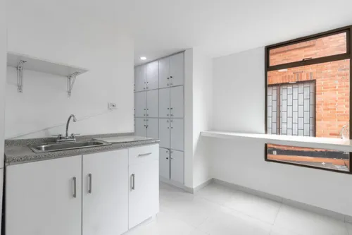 Local En Arriendo/venta En Chapinero Alto. Cod A22221