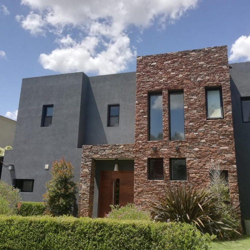 Imagen 8 de 18 de Excelente Departamento En Venta De 4 Ambientes Con Jardin Y Parrilla En Pb