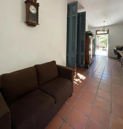 Venta Casa 3 Ambientes Con Jardín Y Cochera Bernal