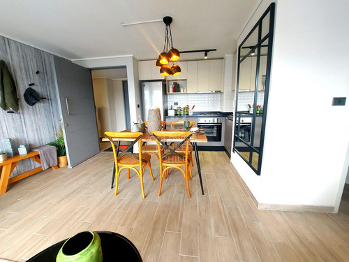 Moderno Departamento Excelente Conectividad