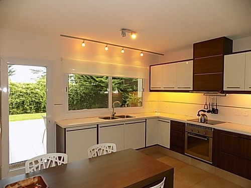 Imagen 9 de 24 de Venta De Casa 4 Dormitorios En Playa Mansa, Punta Del Este