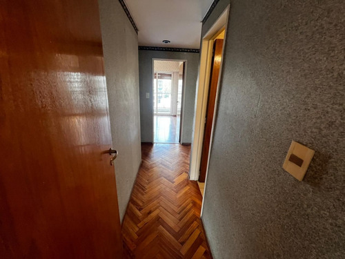 Piso 4 Amb. C/ Balcones Y Cochera. Olazabal