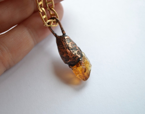 Imagen 4 de 5 de Collar De Citrino Con Cadena De Bronce, Joyeria