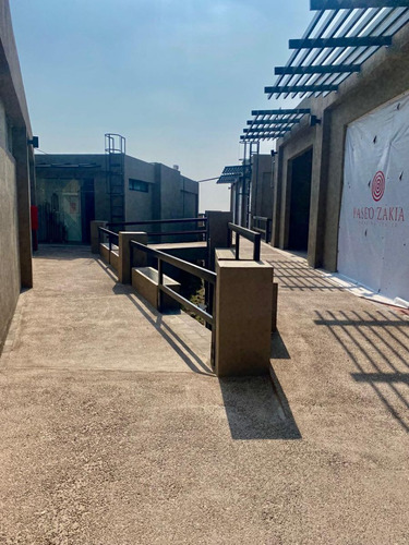 Rental De Locales Comerciales Plaza Paseo Zakia Queretaro