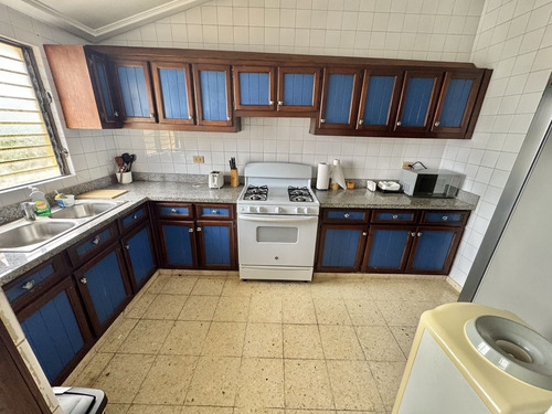 Apartamento Amueblado En Bella Vista Sur