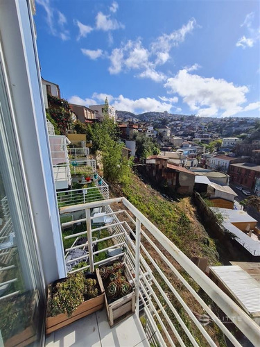 Imagen 25 de 29 de Departamento En Venta De 1 Dorm. En Valparaíso