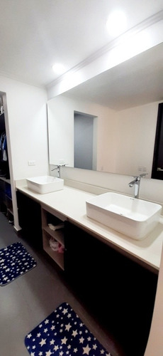 Imagen 7 de 14 de Vendo Penthouse Renovado En El Poblado
