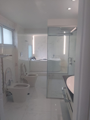 Vendo Con Renta De Usd 3.000 1.400m2 El Pinar Canelones