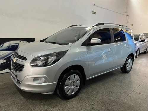 Imagen 2 de 16 de Chevrolet Spin 2016 1.8 Lt 5as 105cv