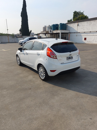 Ford Fiesta Kinetic 1.6 Se Plus Powershift 120cv