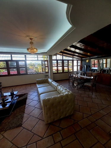 Vendo Preciosa Casa Con Piscina En La Boyera. 510 M2