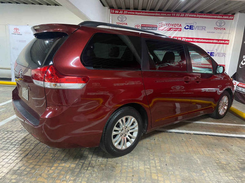 Imagen 4 de 15 de Toyota Sienna 2012 5p Xle Aut
