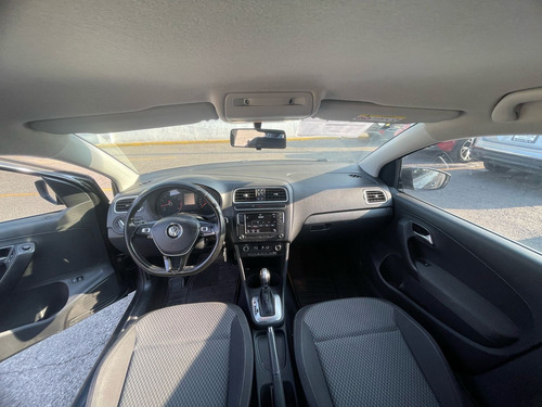 Volkswagen Vento 1.6 Confortline At