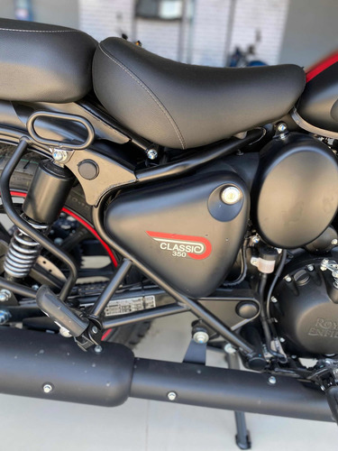 Imagen 7 de 16 de Royal Enfield Classic 350 Dark Stealth Black