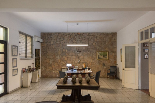 Casa - Boutique En Venta En La Zona Colonial De 8 Habitaciones