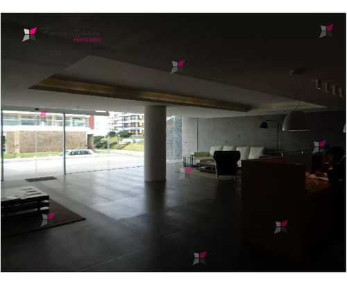 Venta De Apartamento De 2 Dormitorios En Torre Esmeralda Punta Del Este