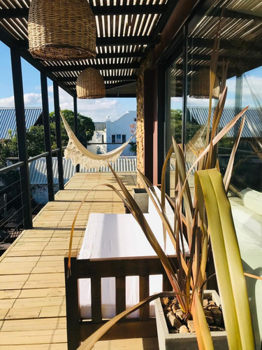 Casa En Alquiler Por Temporada De 3 Dormitorios En Punta Piedras (ref: Bpv-6853)